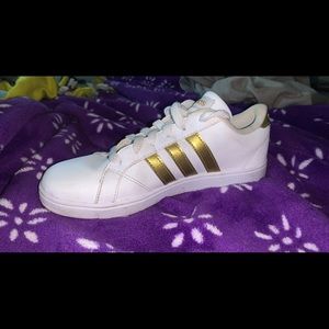Kids gold adidas